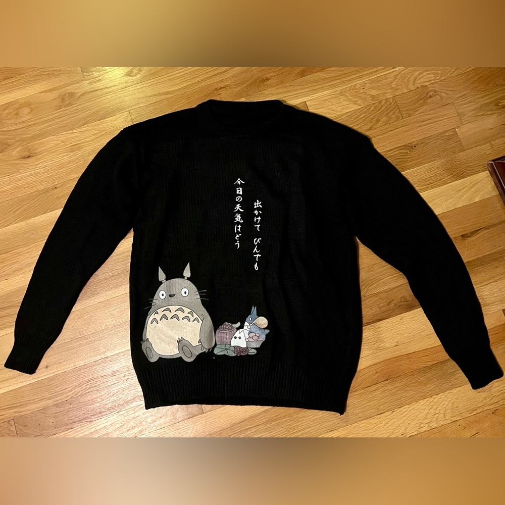 L Black crew neck